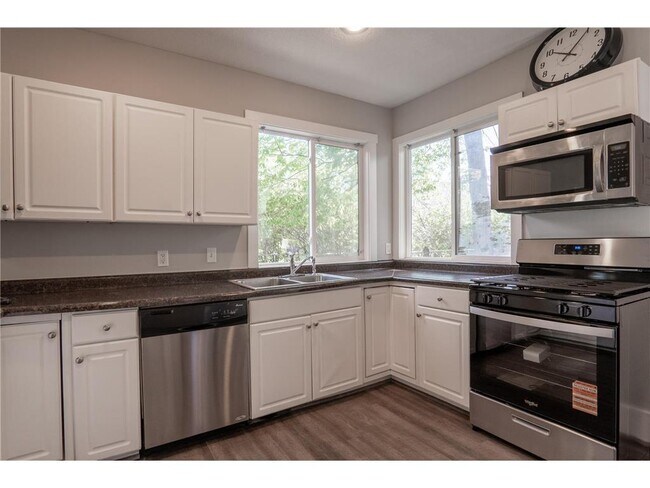 Building Photo - 1602 Johnson St NE