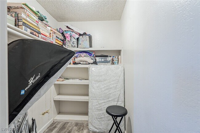 Building Photo - 5168 Garden Ln