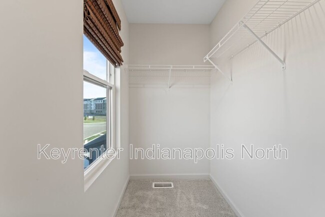 Building Photo - 9738 Behner Dr