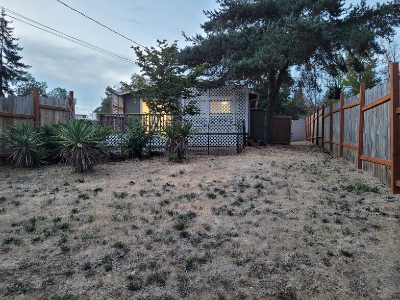 Building Photo - 340 Hill Ct