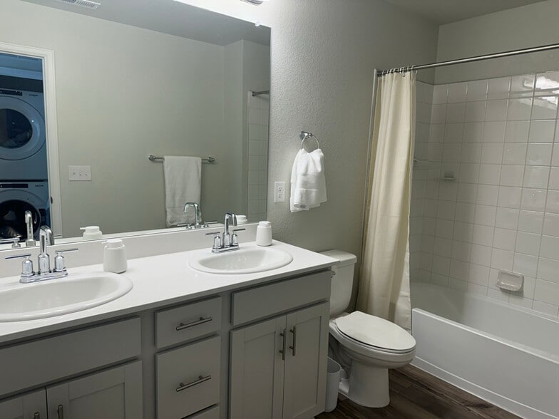 Building Photo - 13905 Del Corso Way