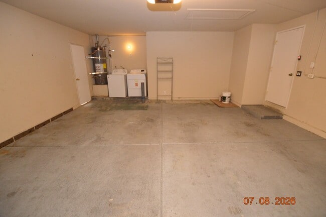 Building Photo - 6845 Zamora Dr