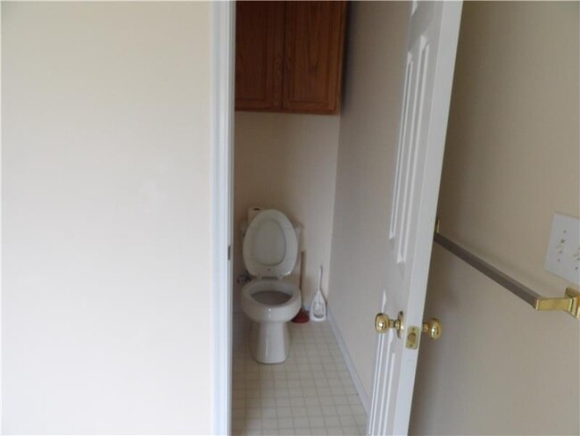 Building Photo - 10201 Hartwood Ct