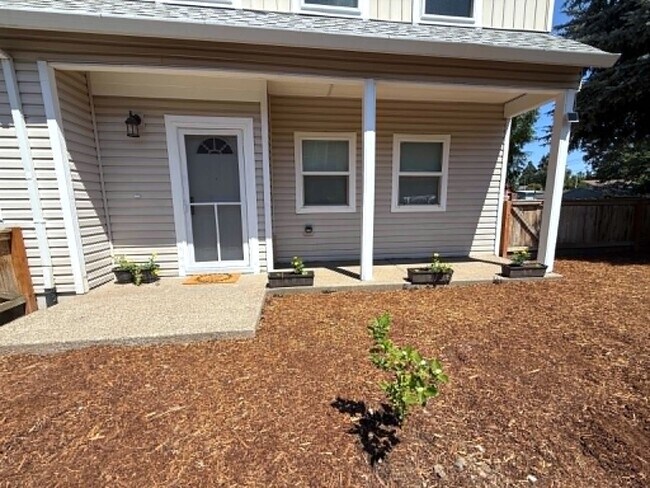 Building Photo - 18528 SW Mcclarey Dr