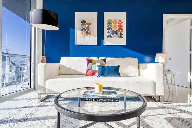 Building Photo - 485 Brickell Ave