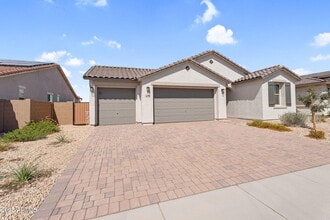 Building Photo - 18570 W Honeysuckle Dr