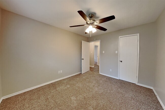 Building Photo - 3819 Honey Brook Dr