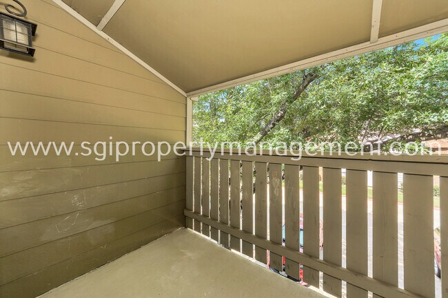 Building Photo - 2101 Count Fleet Dr