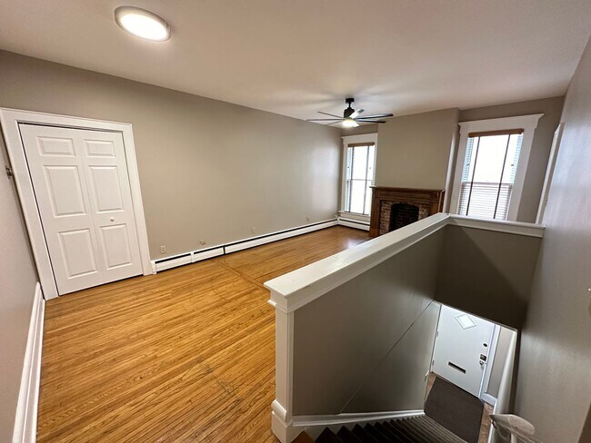 Building Photo - Neil Ave 839-843 CR