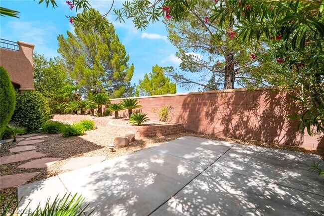 Building Photo - 224 Uccello Dr
