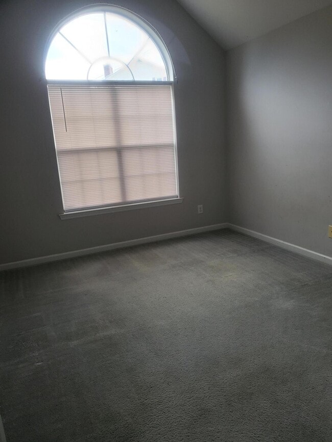 Building Photo - 4309 Creekview Dr