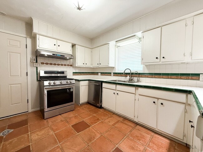 Building Photo - 8902 Blankenship Dr