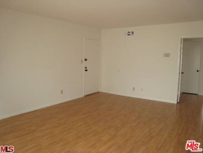Building Photo - 5252 Coldwater Canyon Ave