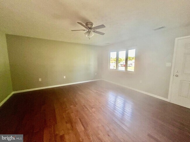 Building Photo - 307 Raven Rd