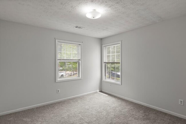 Building Photo - 329 Horsehill St