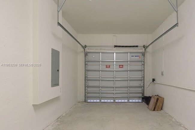 Building Photo - 2683 SE 11th St