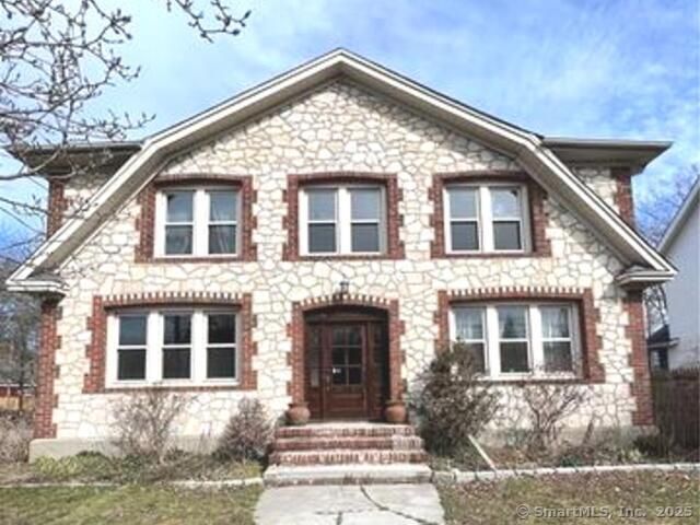 Primary Photo - 18 Fleetwood Ave
