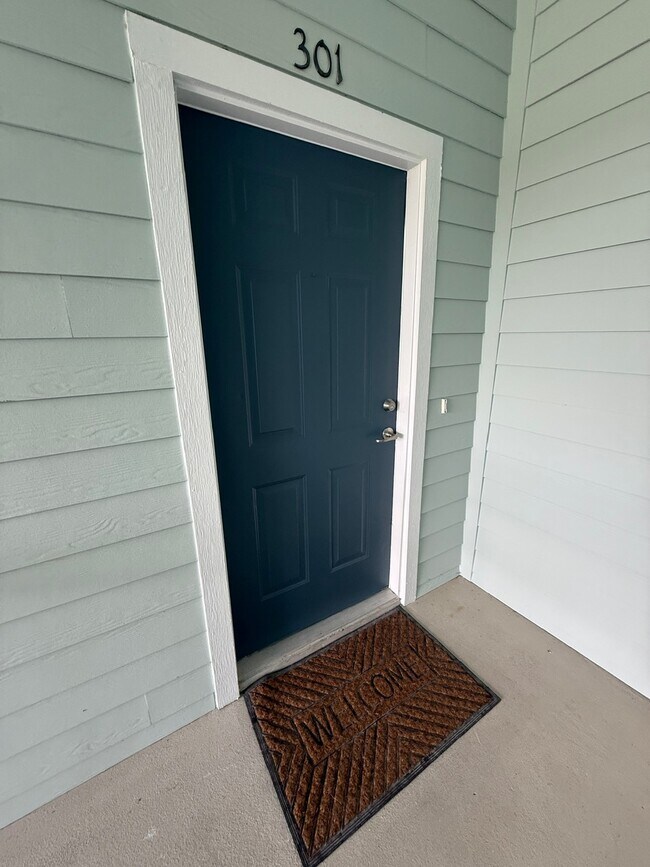 Building Photo - 4908 Key Lime Dr