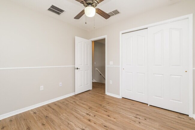 Building Photo - 9548 Simeon Dr
