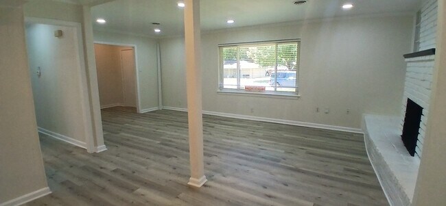 Building Photo - Beautiful 3 beds 2 baths in Grand Prairie!