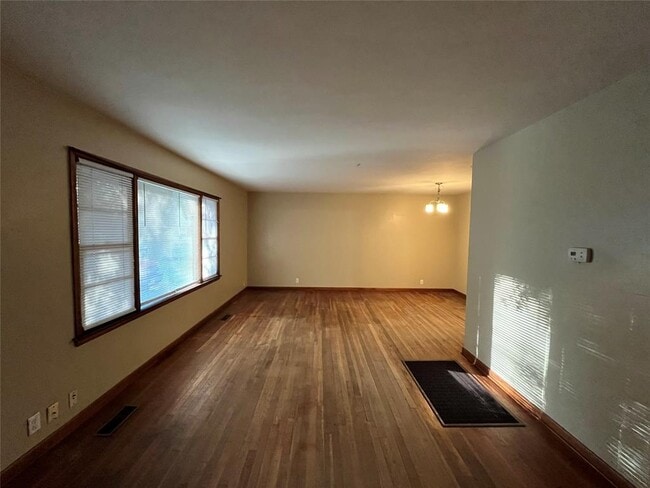 Building Photo - 1603 Franklin Dr