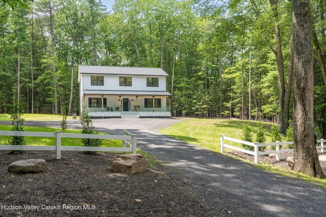 Primary Photo - 32 Maurizi Ln