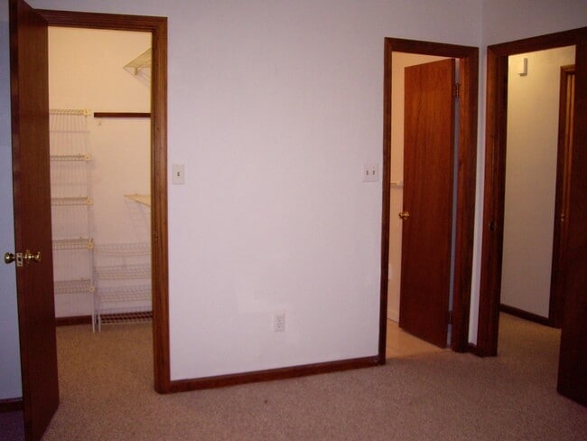 Building Photo - 2111 Victory Garden Ln