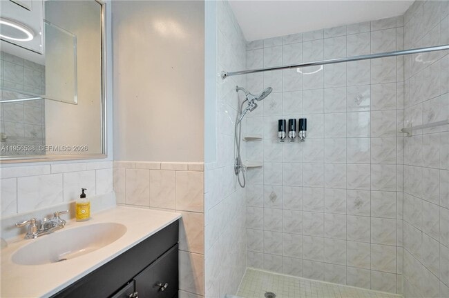 Building Photo - 5380 SW 8th Ct