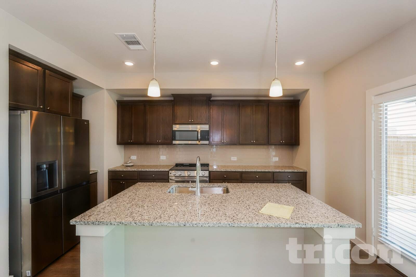 Building Photo - 8101 Howell Oak Dr