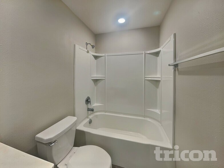 Building Photo - 6150 Dolostone Dr