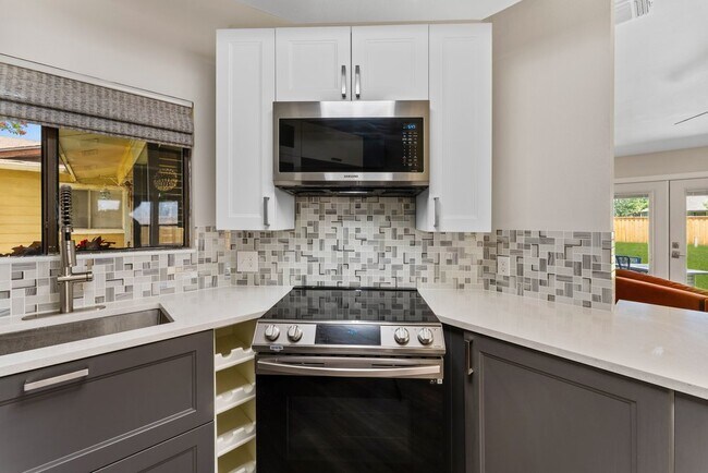 Building Photo - Charming 2-Bed Home with Garage, Fenced Yard & Private Patio in San Antonio – $1,350/mo