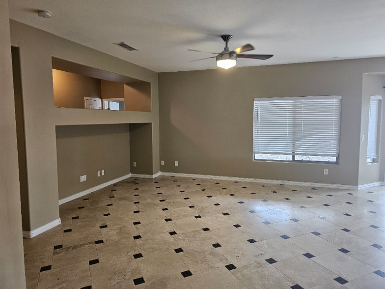 Building Photo - 5623 S 54th Dr