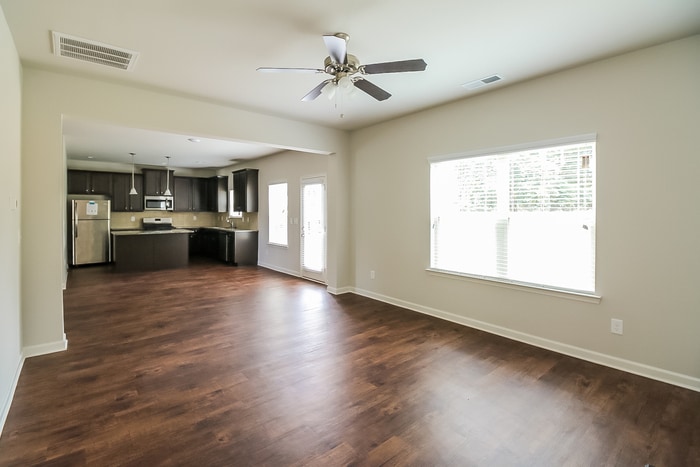 Building Photo - 10 Glen Abbey Cir