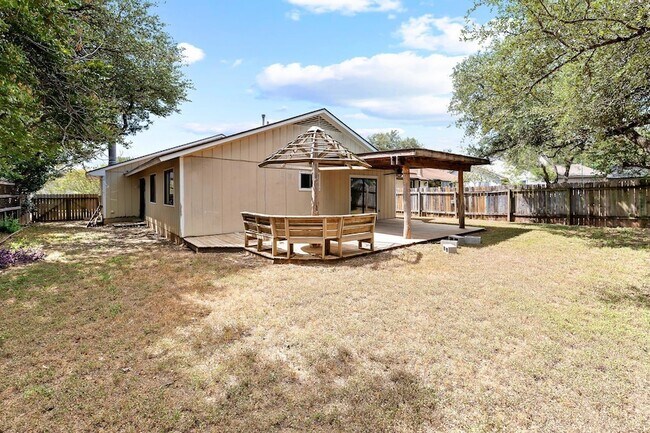 Building Photo - 607 Russet Valley Dr