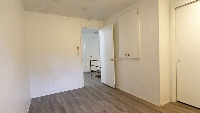 Building Photo - ar14000