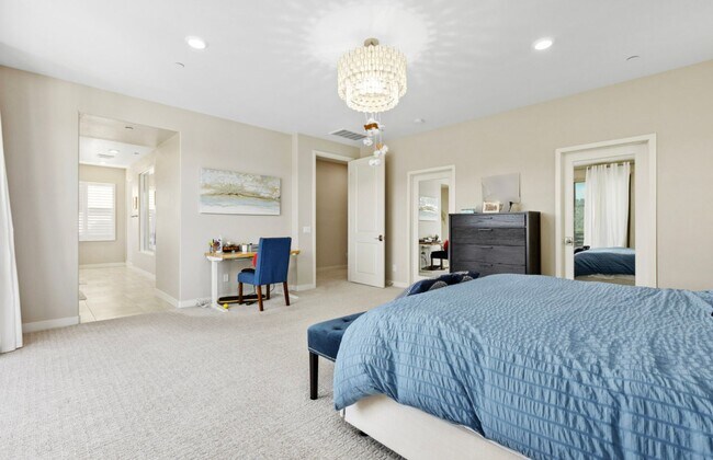 Building Photo - Beautiful 5 bedroom home in Heart of Carme...