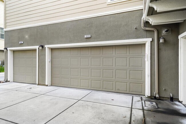 Building Photo - 643 Turnbuckle Dr