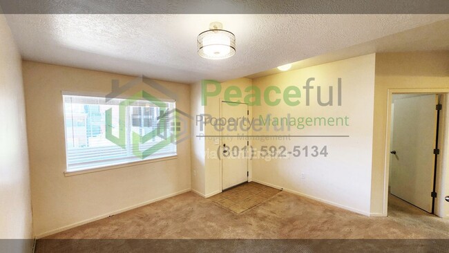 Building Photo - 4340 S Highland Dr