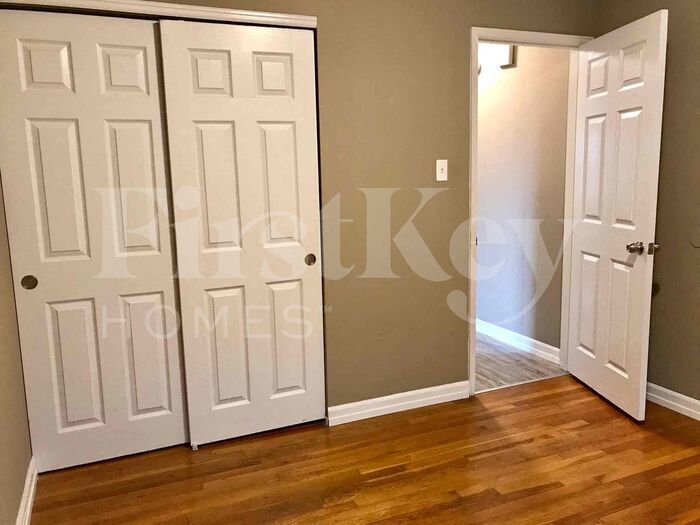 Building Photo - 2585 Teakwood Manor Dr