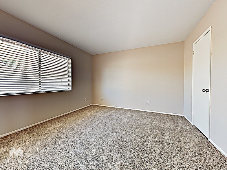 Building Photo - 8048 W Clayton Dr