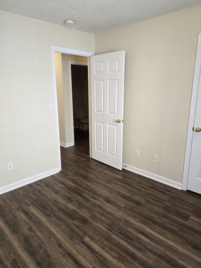 Building Photo - 3 Bedroom Ranch in Great Acres 251024