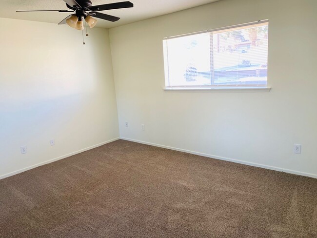 Building Photo - 73939 Desert Dunes Dr