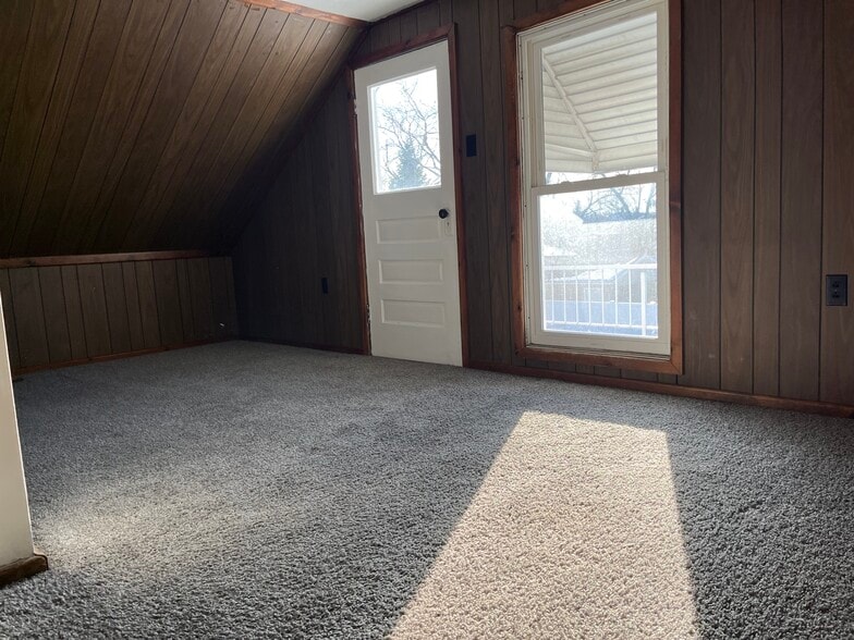 Building Photo - 1003 Perry St