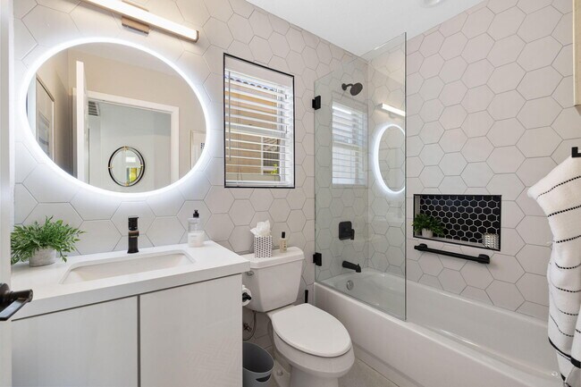 Building Photo - 44718 Alexandria Vale