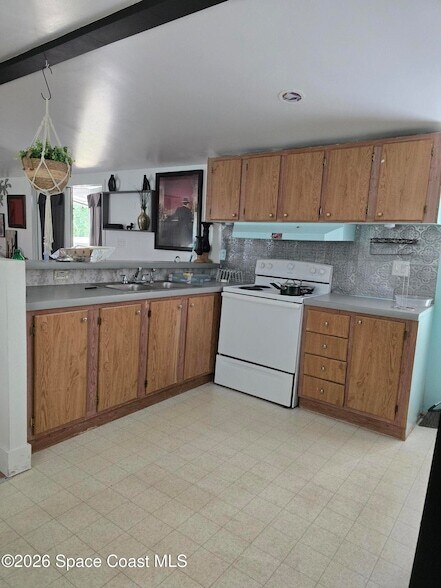 Building Photo - 6863 Columbine Dr