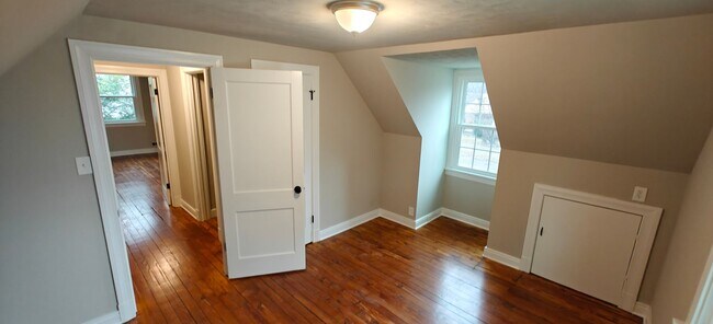 Building Photo - Renovated 4 bedroom cape with large fence yard