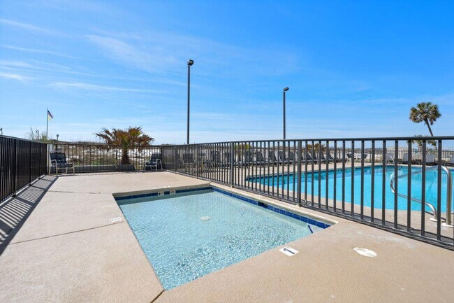 Building Photo - 111 W Beach Blvd