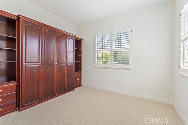 Building Photo - 2140 Chandler Dr
