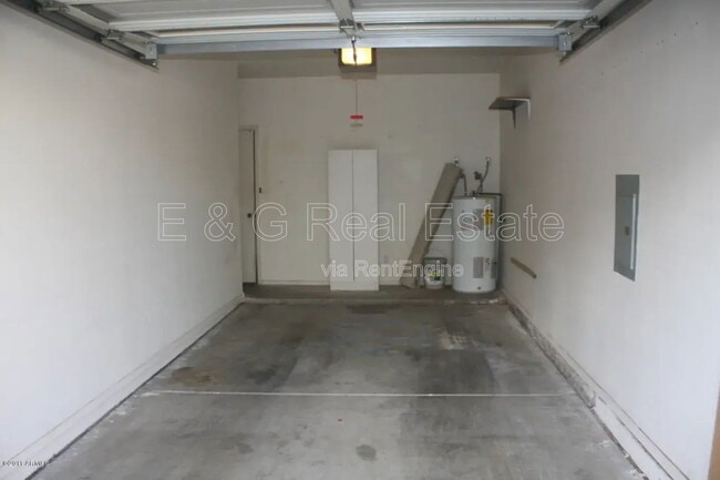 Building Photo - 10258 N 12th Pl