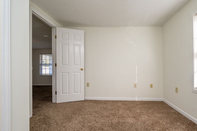 Building Photo - 2 bed/1 bath site built home